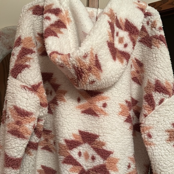 Fuzzy half zip - Picture 8 of 8